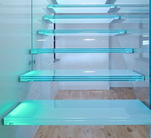 [Hot Item] Glass Floating Staircase with Clear Glass Handrail Railing