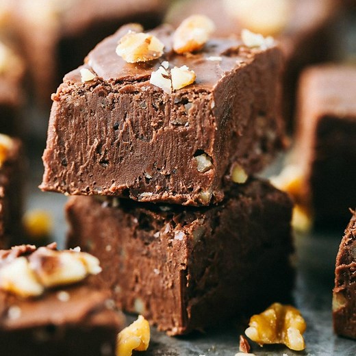 FANTASY FUDGE is the creamiest and dreamiest fudge recipe EVER! PRINTABLE RECIPE HERE: https://therecipecritic.com/fantasy-fudge/ | Tried and True Recipes