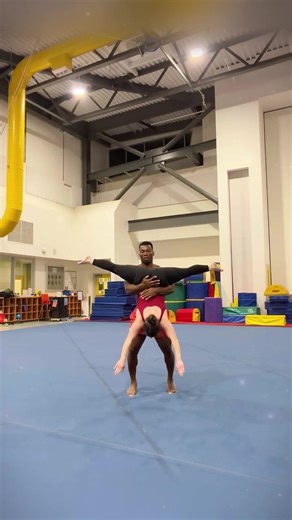 Unfortunate hand placement #delaneyporazinski #danielbuyeske #cheer #tiktok #stunt