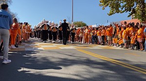 50 years ago today, the Pride of the Southland Marching Band played Rocky Top to the masses for the very first time. 𝙏𝙝𝙞𝙨 𝘿𝙖𝙩𝙚 𝙞𝙣 𝙑𝙤𝙡 𝙃𝙞𝙨𝙩𝙤𝙧𝙮 | UT Medical Center | Vol Network