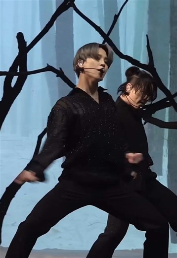 Jimin's Iconic Black Swan Performance: Dance & Precision