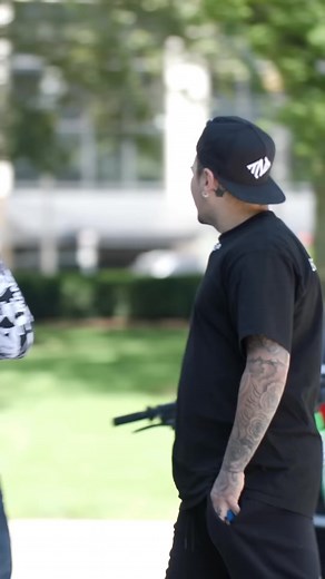 BEATING UP Thugs in the Hood of DETROIT @TOPNOTCHIDIOTS | Lesley Bush