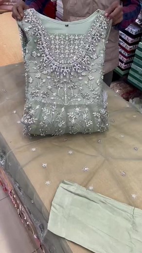 #pakistanifashion #trend #ladiesfashion #pakistaniwedding #trending #clothes #foryou #suítes #ladiesclothes #womenownedbusiness Order on Whatsapp +923128266122 | Farhan Collection | Facebook