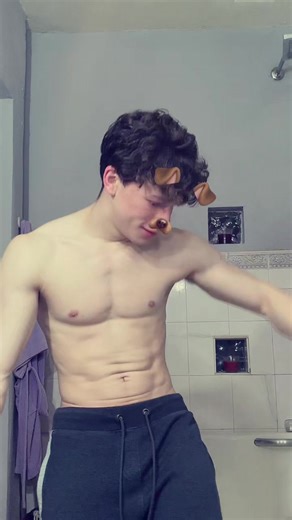 Nota mental , el baño es muy pequeño para hacer tiktoks #2016 | 2016 tiktok