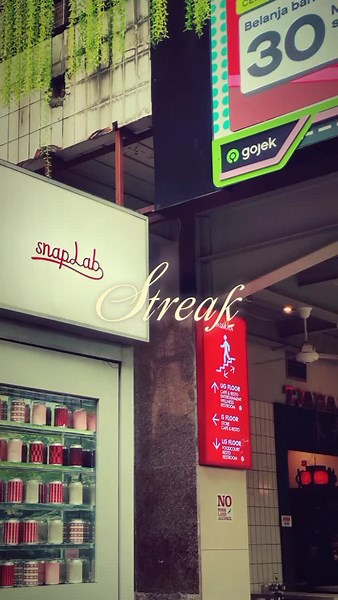 Streak api di Blok M