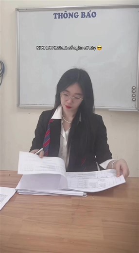 Không biết làm tổng tài thật thì cổ ngầu cỡ nào =)) #giaoviengenz #phoidoxinh