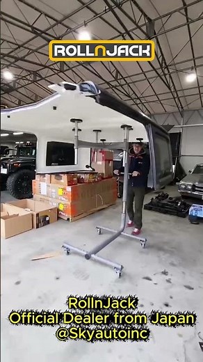 Professional hardtop removal setup #jeep #technique