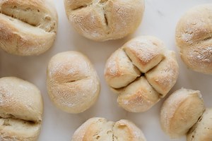 This 2-Ingredient Recipe Proves Baking Fresh Bread Can Be Easy - Hunker