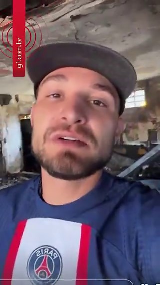 🚨AGORA: Casa dos pais de MC Gui pega fogo na Zona Leste de São Paulo neste domingo.O incêndio começou na garagem, destruiu dois carros e atingiu parte do imóvel. Apesar do susto, ninguém ficou ferido.