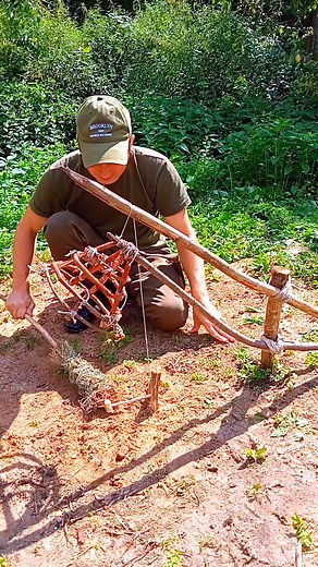 1.6M views · 6K reactions | A FIVE-MINUTE TRAP FOR SURVIVAL #trap #farming #trapswilderness #bushcraft #survival | victor Babii | Facebook