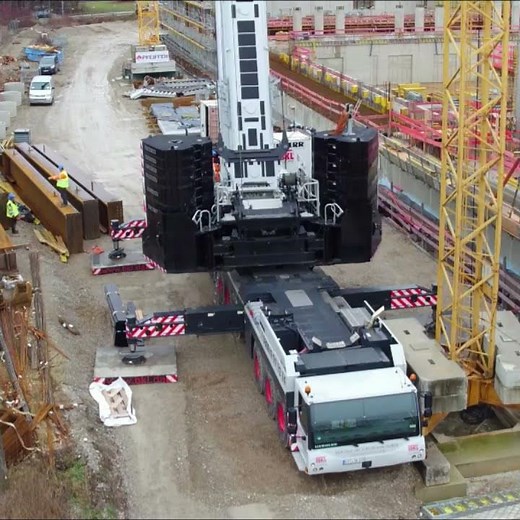 LTM 1650-8.1 - the ultimate Liebherr's crane on eight axles with lifting capacity of 700 t