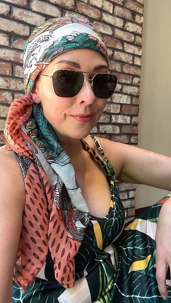 Jen Polt -over 50• speaker, host & midlife confidence coach on Instagram: "Sundress finds for under $50! SUNDAY STYLE UP is back! A few Amazon sundresses, and one @athleta dress you’ll want in every color (I indeed have every color)—and ALL of them have POCKETS! Rejoice! OK, the Athleta one is little pricier, but the versatility makes it worth it! It’s the perfect “throw it on and go” dress—to wear as a swimsuit cover-up, with a baseball cap and sneakers, layered over a T-shirt or long sleeved t