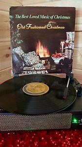 Christmas Album Spotlight❤️🎄🎼 From Columbia House, The Best-Loved Music Of Christmas was released as a two album set in 1972. The BEST part of this album is the ‘pop up’ in the gatefold. Vinyl albums featuring pop-ups in the center, typically within the gatefold sleeve, became more prevalent in the late 1960s and early 1970s, a period often referred to as the "album era". This coincides with an increasing focus on elaborate and eye-catching album design. ❤️🎄🎼 I listened to these albums today