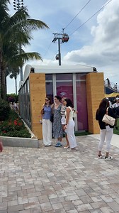 Morgan Riddle with fans in Miami | Pichichipixx