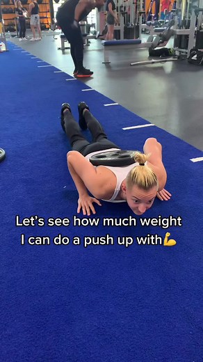 Why she only say the 25 pounds correctly huh🤨 havnt heard of this “ism” before😩 #gym #weights #weight #plate #plates #push #pushup #push #weighted