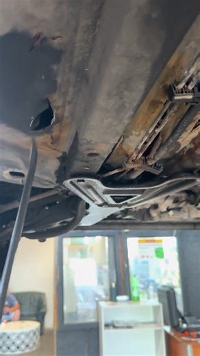 Kopf kaputt: Fußmatte und der Geräuschpegel in Berlin