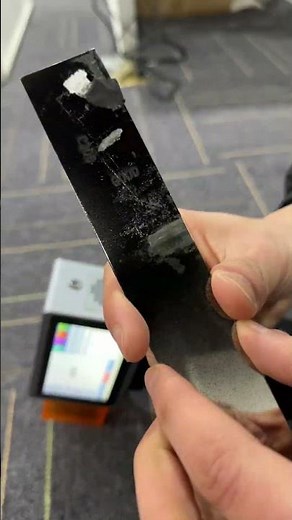 PEKOKO L4pro handheld laser marking machine print logo on the surface of stainless steel products