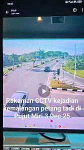 Rakaman CCTV kejadian ngeri lori yang membawa heavy-duty lori di area Pujut petang tadi 3 Dec 2025. Source WAG | Jiwa Rakyat