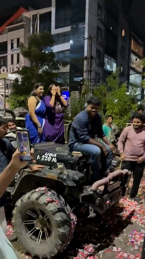 shailu official | Guess this actor name who dance with me ? Comment below 👇🏻 if it is correct comment will be pinned 📌 #hyderabadi #folk #flok #fypage... | Instagram