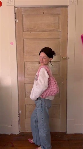 Monday OOTD!! I absolutely love wearing this outfit in the Fall season! I crocheted this bag and lov