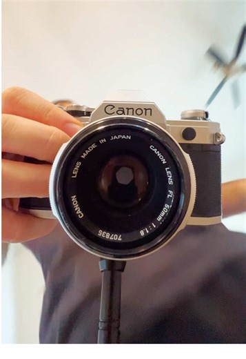 Easiest way to get unique BTS shots while you’re filming 📸🎥 I use this trick all the time for clean POV angles behind the scenes footage. All you need is a magic arm phone mount (or GoPro / 360 cam) and you’ve got instant cinematic BTS. Try it on your next shoot 👀🔥 #techtips #videography #cinematic #cameratips #cameragear