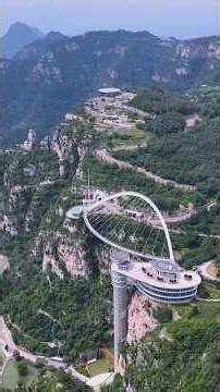 గాజుపై నడక! 😨 అవార్డు గెలిచిన ఈ బ్రిడ్జ్‌లో మీరు నడవగలరా?