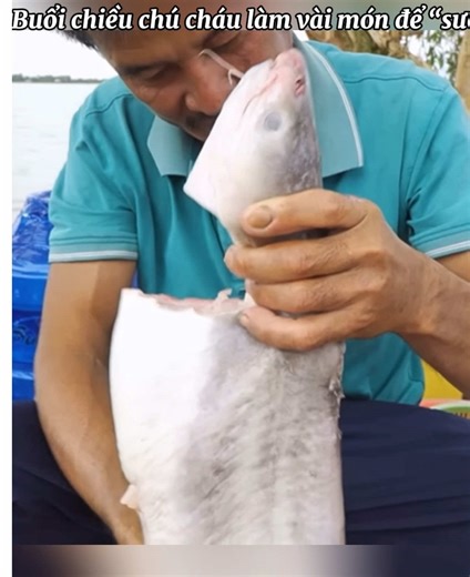 Chú cháu làm vài món để “sương sương”. #netque #nauan #monandanda #amthucmientay #monanmientay