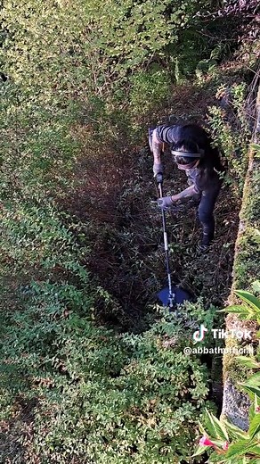 #Olveeikemo #abbath #abbathefans #immortal #immortalband #blackmetal #norwegian #yardwork #lawncare #regularguy #everydaylife #norwegianblackmetal