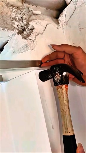 Great idea. An easy way to get the perfect angle.#diy #trick