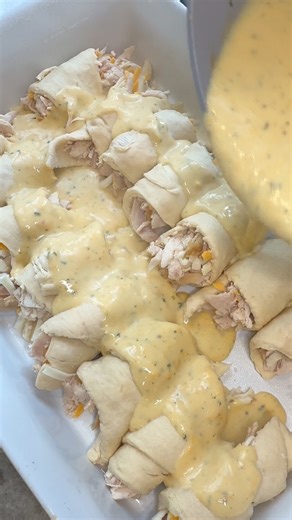 This is so great for a busy weeknight https://aldentediva.com/creamy-chicken-crescent-roll-casserole/ | Al Dente Diva Food & Recipes