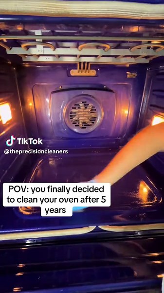 POV: you decided to clean your oven after 5 years. To get that stuck on grease off, first I used Easy Off then had to let that sit. Then I moved on to a degreaser from ZEP! After that it was as easy as using a steel wool and a micro fiber cloth to get off the rest. Follow me for more tips and tricks! #degreaserhack #cleaningtiktok #cleantok