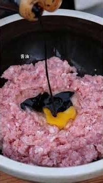 It's the season for eating wild vegetables, so let's dig up some wild onions and make dumplings.