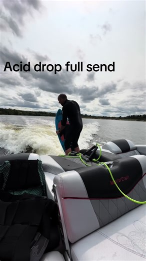 Wakesurfing: Mastering the Acid Drop Technique