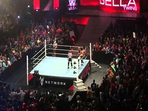 WWE Raw 3/30/2015 (San Jose, CA) - The Bella Twins (Brie & WWE Divas Champion Nikki) Entrance