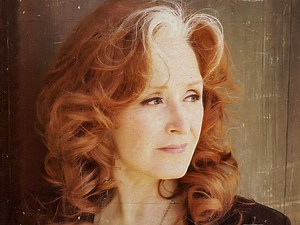 Bonnie Raitt's 10 favourite duets of her career