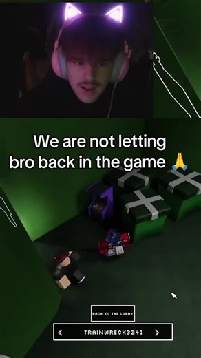 Why is he- YO YO STOP. #foryoupage #gaming #roblox #funny #crazy