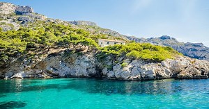 Inernet : sous les plages, vos données circulent à la vitesse de la lumière via des câbles sous-marins