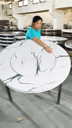 You Won’t Believe How This Dining Table Folds! 😱✨