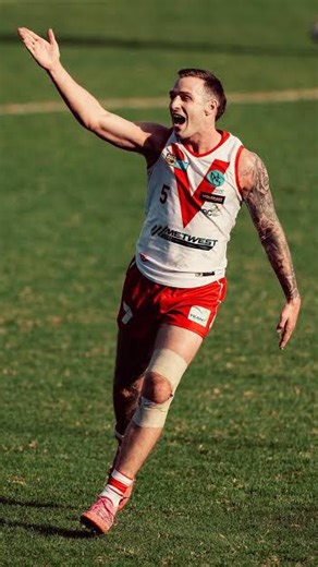 Rhett Lloyd | S&C Coach & Athlete/Coach Mentor on Instagram: "Off-Season with @trey_ruscoe1 Even the best athletes in the country — and one of the best footballers in the state — are still doing the basics, and doing them well. When Drip first came into the gym, he mentioned some irritation through his ITB. We identified weakness through the posterior muscles surrounding the hip joint — primarily the glute max, glute med, and deep external rotators — alongside tight hip flexors and hamstrings th