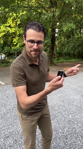 The VW ID3 facelift makes the compact EV look more grown up, they also upgraded some interior materials and now made the whole interior animal leather free. #vw #volkswagen #vwid3 #vwid #volkswagenid #volkswagenid3 #electricvehicles #electricvehicle #carsofinstagram Bicycle carrier mounting possibility on the removable towing hook (not for towing!) of the VW ID3 facelift. The VW ID3 facelift makes the compact EV look more grown up, they also upgraded some interior materials and now made the whol