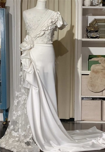 Así me inspiro yo… este año el color tendencia es el blanco. Por lo que he decidido que el primer vestido que haga sea de este mismo color. ¿Qué os parece? #moda #tendencias #mujer #vestidosdefiesta #vestido