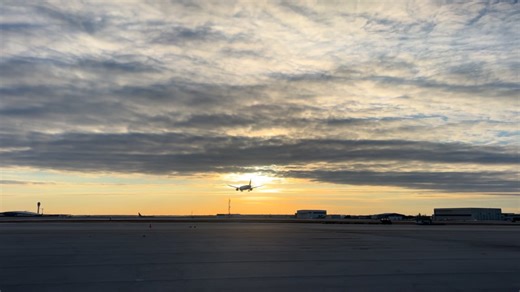 WATCH: The IU Hoosiers are landing at the Indianapolis International Airport after winning their first-ever football national championship! 🏈🏆 MORE: https://www.wthr.com/article/sports/ncaa/ncaaf/cfp-national-championship-college-football-indiana-hoosiers-miami-hurricanes/531-3b661886-1b68-4aed-aa30-eead6ae97f12?utm_medium=social&utm_source=facebook_WTHR-TV | WTHR-TV