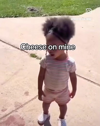 little girl calls cow a burger 🐄 cheese on mine 🍔 | #fyp #shorts #cow #animals #cheese #farm