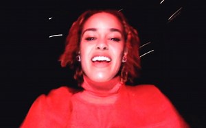 【欧美R&B新歌速递】Jorja Smith - Addicted（官方MV）