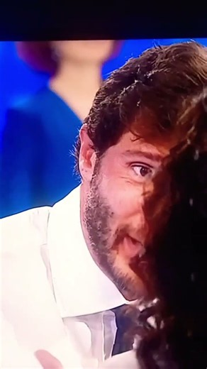 Affari tuoi, " Che finale ragazzi 😱😱 20 mila e 200 mila euro ultimi due pacchi rimasti 😱