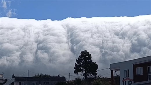 57K views · 689 reactions | Spain - Sept. 2025 "Foehn Effect" Foehn...