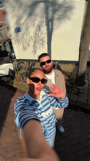 Oost West Thuis Best🥰 We kunnen eindelijk delen dat we terug verhuizen naar onze geliefde thuishaven Rotterdam. Ook al is het niet heel ver, emigreren kost nog flink wat werk en zoals gezegd nemen we jullie mee van A tot Z. Dankjewel @Oostwestmakelaars voor de super service. We zijn blij dat er uit dit avontuur ook nog een mooie vriendschap is ontstaan! Hou onze pagina in de gaten voor de volgende afleveringen♥️ #belandjor #verhuizen