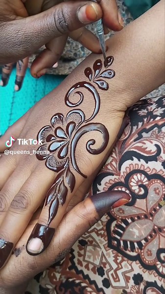 Queens_henna (@queens_henna_) - Stunning Henna Design Tutorial for Beginners