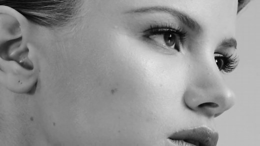 【豪斯顿塞奇】Flaunt Film featuring Halston Sage, Presented by Prada