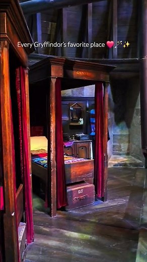 Inside The Gryffindor Boys’ Dormitory 🛏️✨ | Harry Potter Warner Bros Studio Tour | Part 7